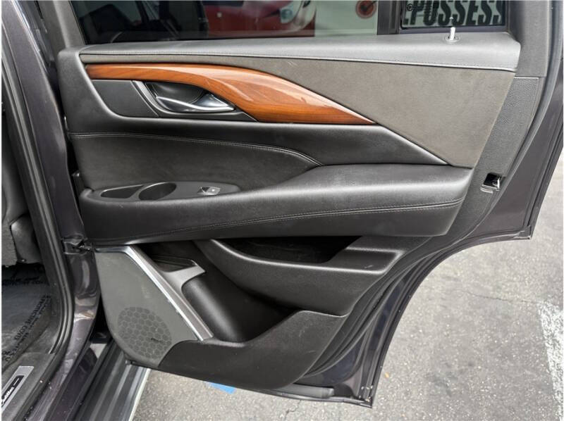 2017 Cadillac Escalade Standard