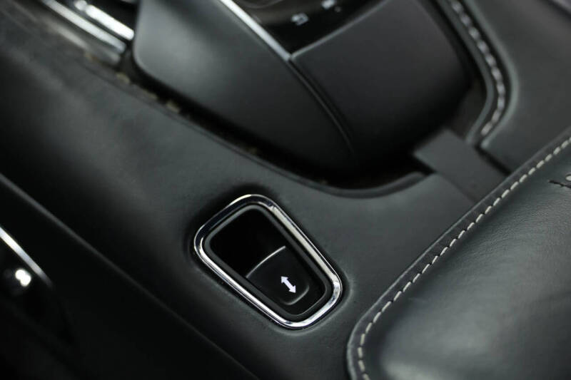 2018 Aston Martin DB11 V12