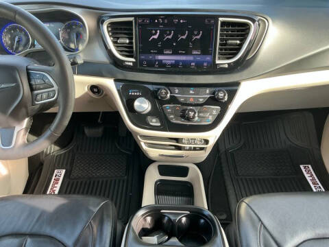 2022 Chrysler Pacifica Touring L