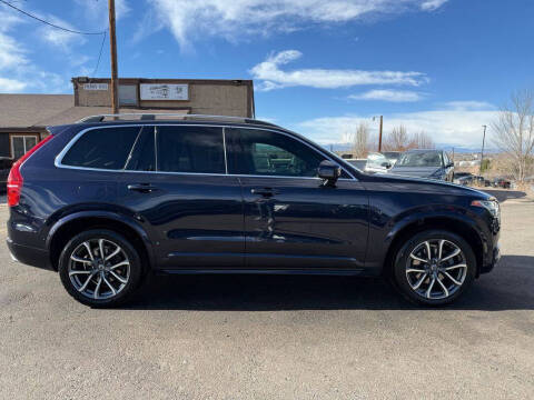 2016 Volvo XC90 T6 Momentum