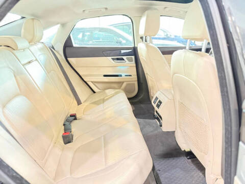 2017 Jaguar XF 35t Prestige