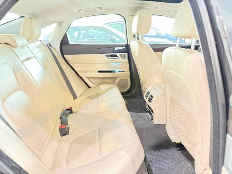 2017 Jaguar XF 35t Prestige