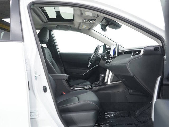 2025 Toyota Corolla Cross XLE