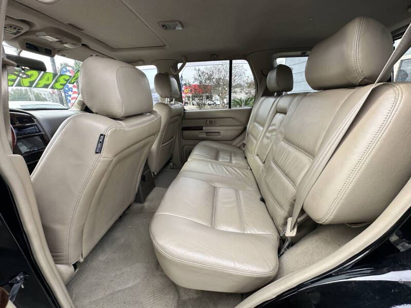 2000 Nissan Pathfinder LE