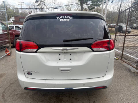 2017 Chrysler Pacifica Touring Plus