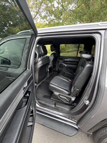 2024 Jeep Wagoneer L Carbide