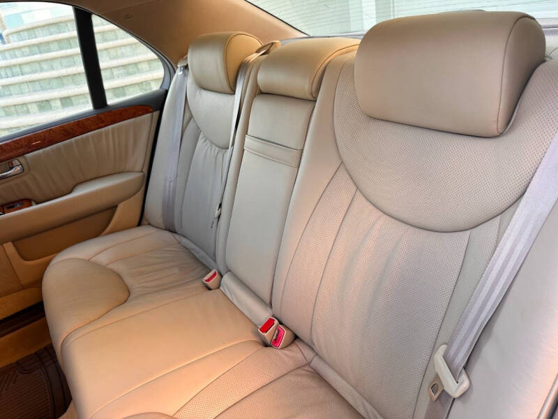 2004 Lexus LS 430