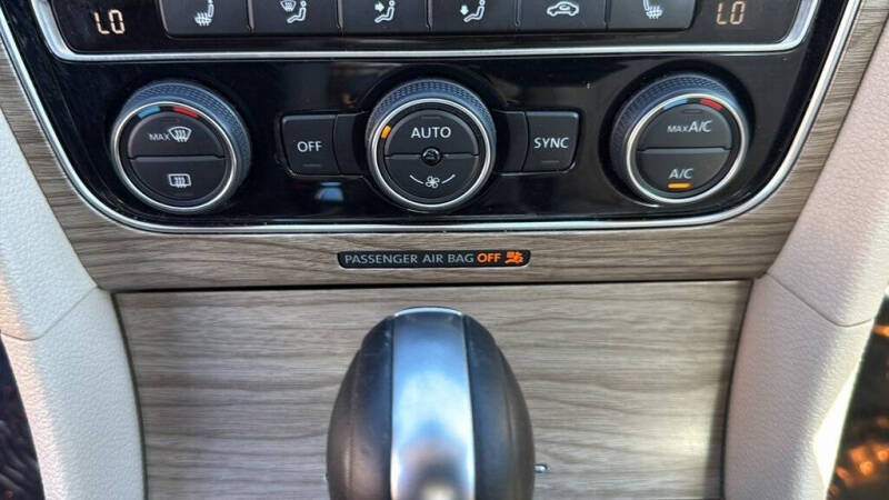 2018 Volkswagen Passat 2.0T SE