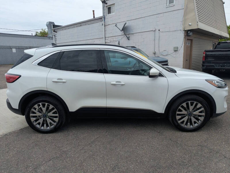 2022 Ford Escape Titanium