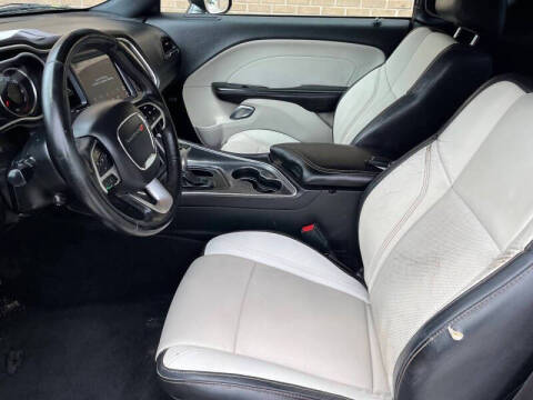 2018 Dodge Challenger SXT Plus
