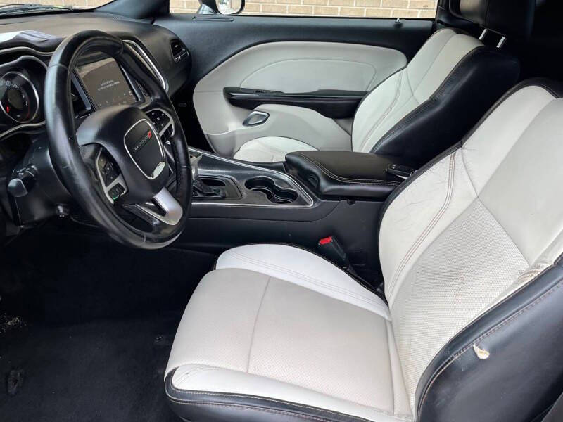 2018 Dodge Challenger SXT Plus