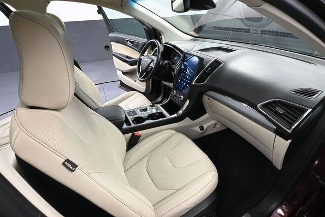 2021 Ford Edge Titanium