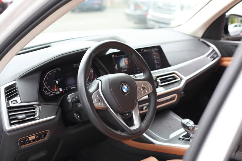 2022 BMW X7 40i photo 11