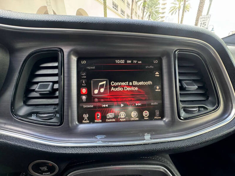 2015 Dodge Challenger SXT