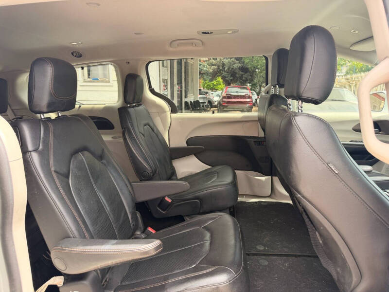 2019 Chrysler Pacifica Touring L