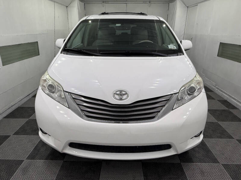 2011 Toyota Sienna XLE 8-Passenger