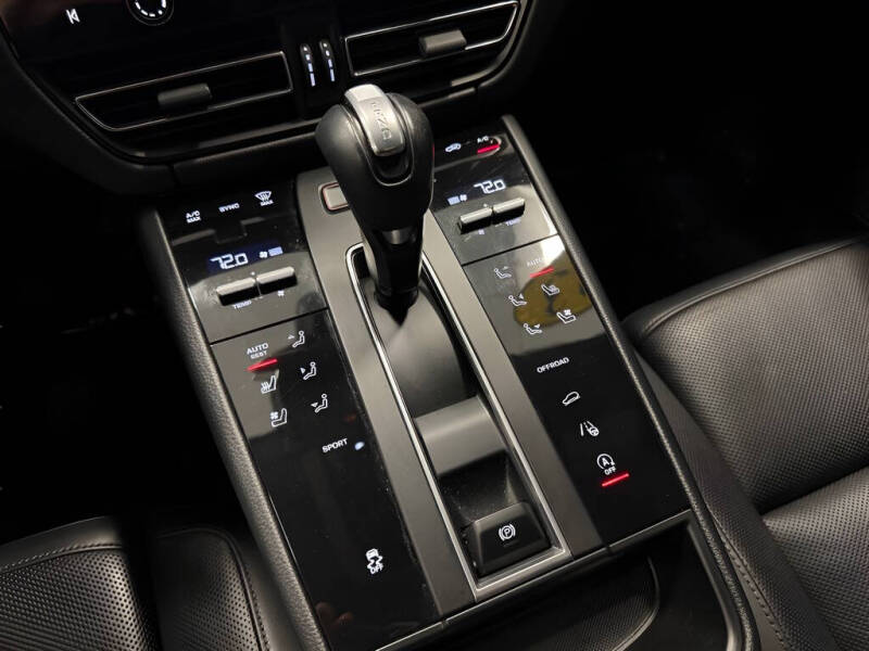 2023 Porsche Macan