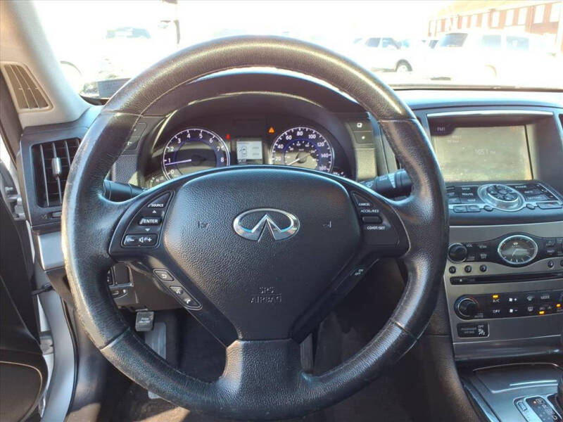 2015 Infiniti Q40