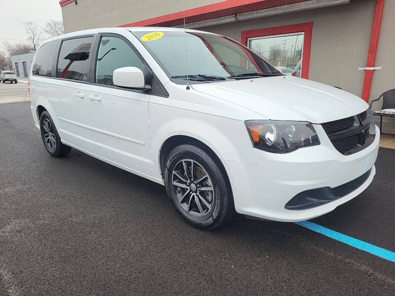 2016 Dodge Grand Caravan for sale at Richardson Sales, Service & Powersports in Highland IN