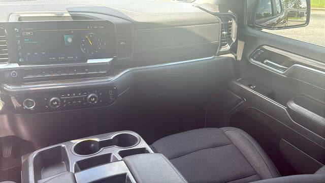 Red 2023 Chevrolet Silverado 1500 LT 28