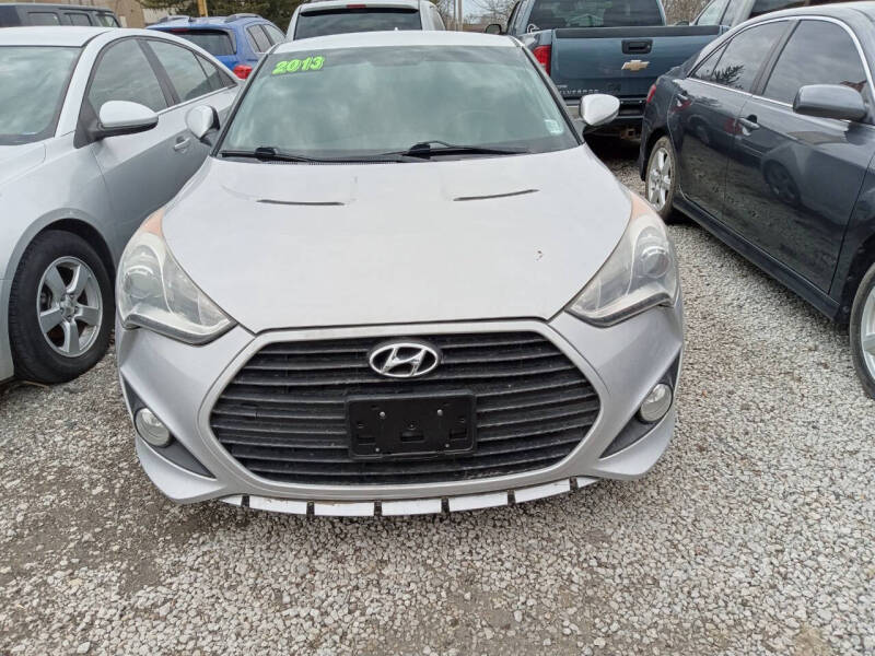 2013 Hyundai Veloster for sale at Diaz Used Autos in Danville IL