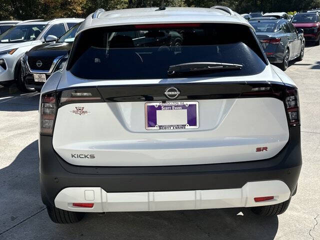 2026 Nissan Kicks SR