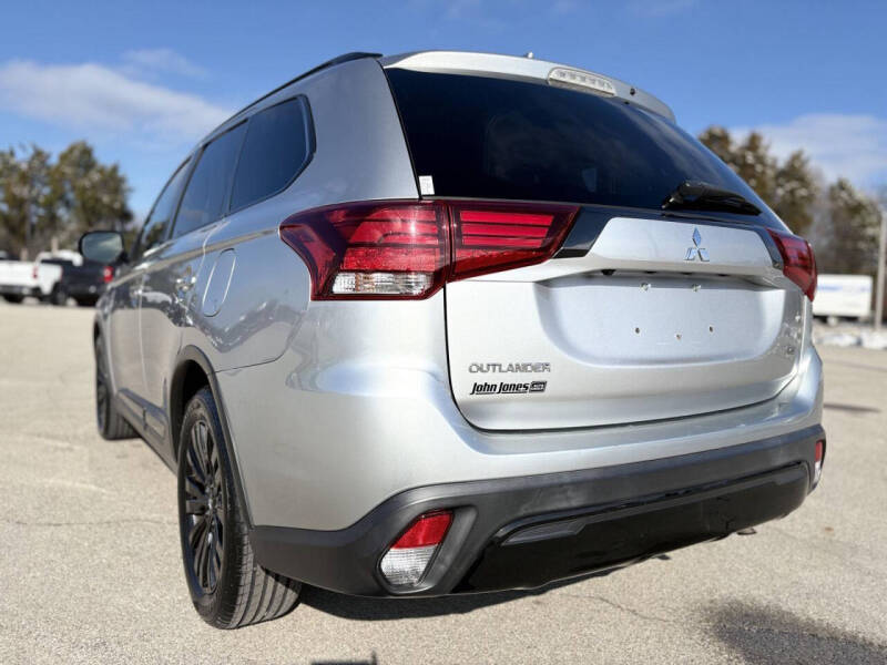 2020 Mitsubishi Outlander SE