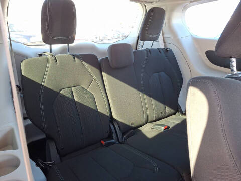 2021 Chrysler Voyager L