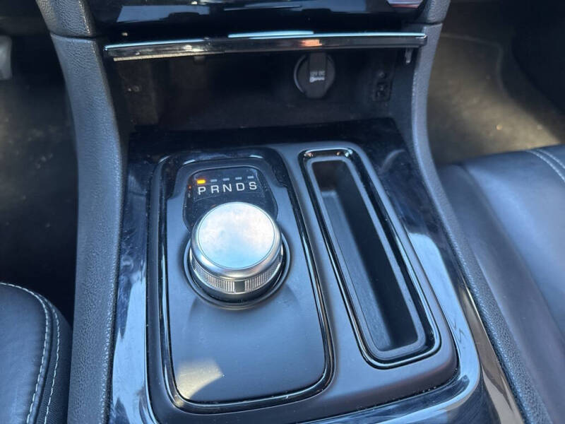 2023 Chrysler 300 S V6