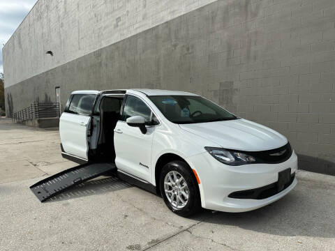 2020 Chrysler Pacifica Limited Red S