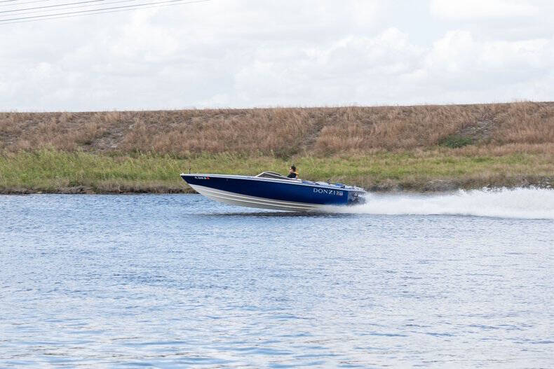 1994 Donzi Marine Classic 22