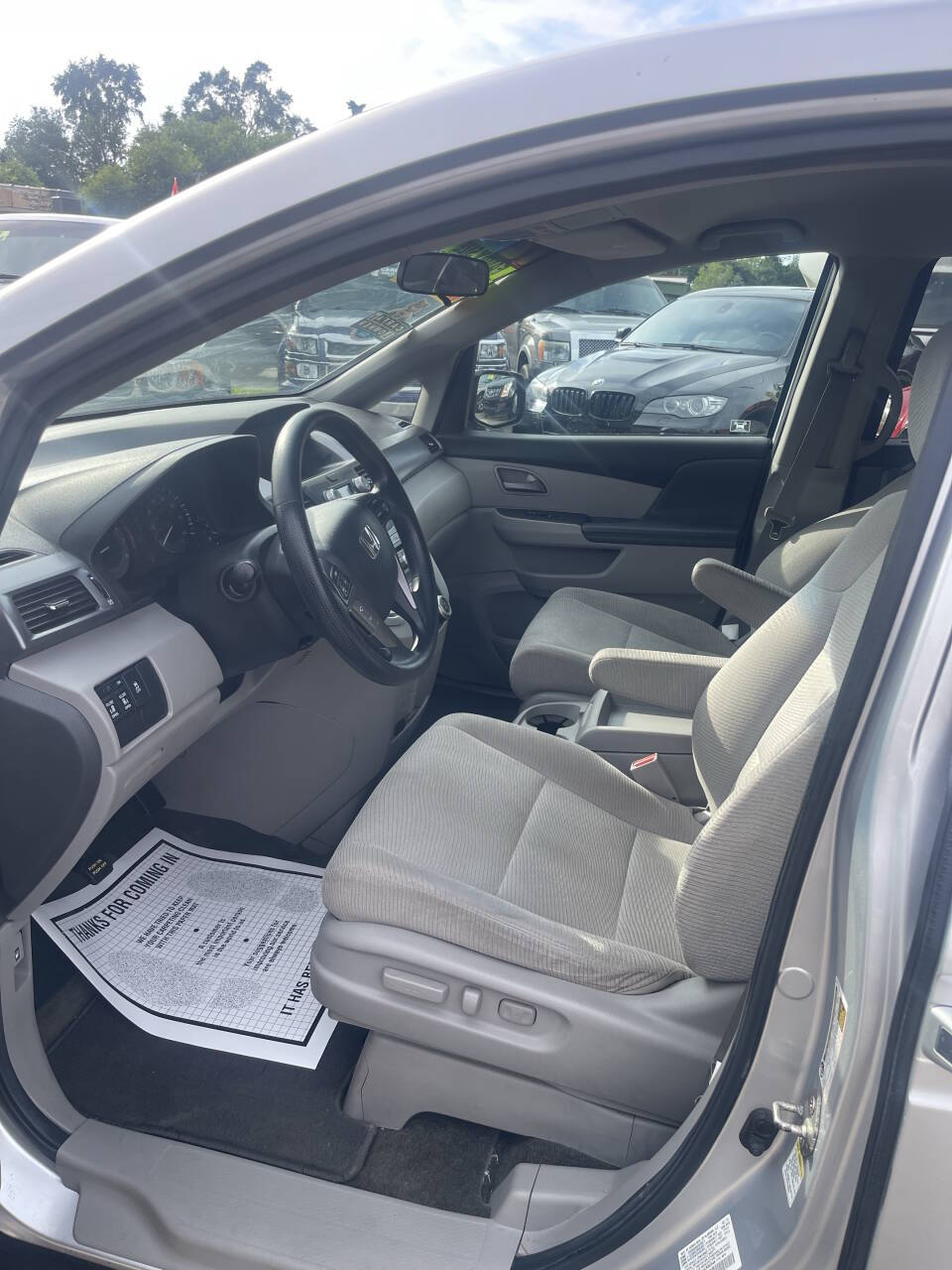View vehicle photo 7