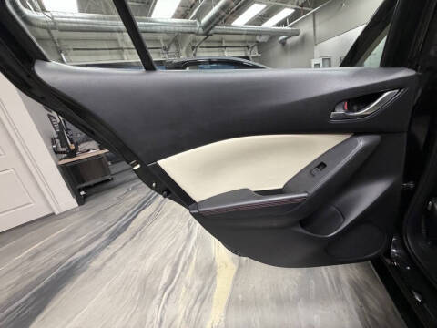 2015 Mazda MAZDA3 s Grand Touring