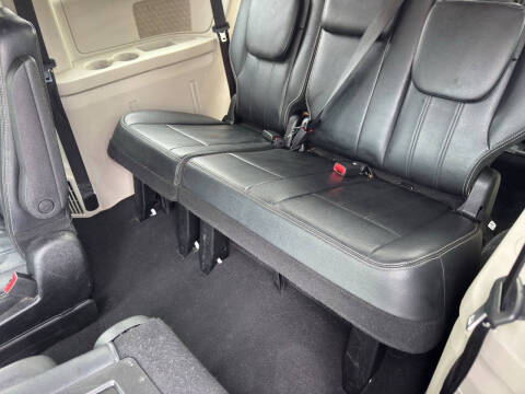 2013 Chrysler Town and Country Touring