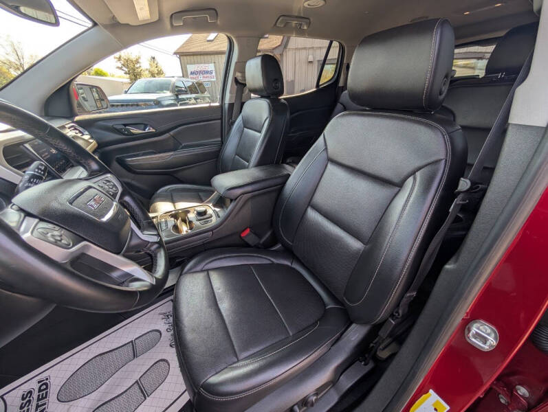 2023 GMC Acadia SLT