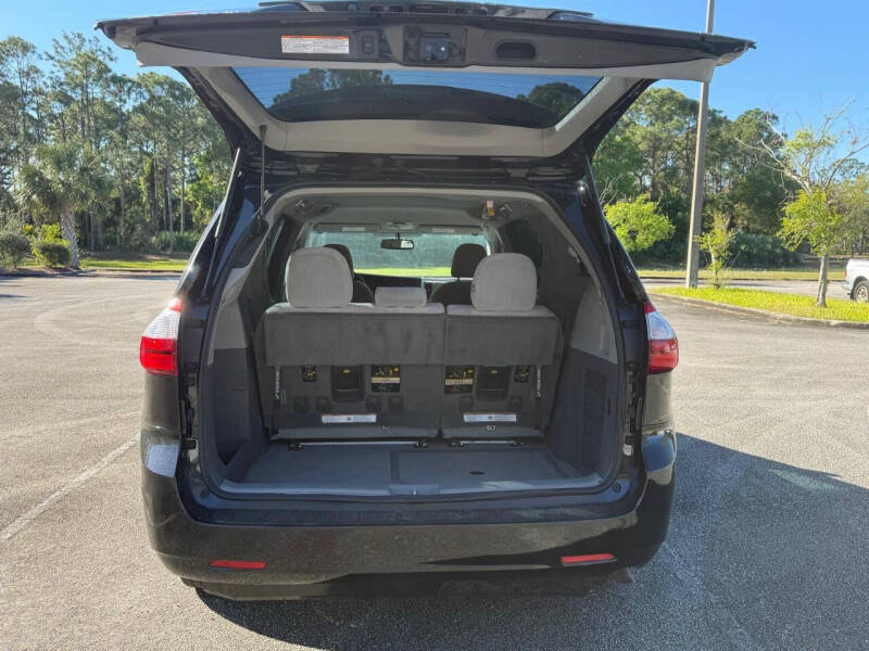 2016 Toyota Sienna LE Mobility 7-Passenger