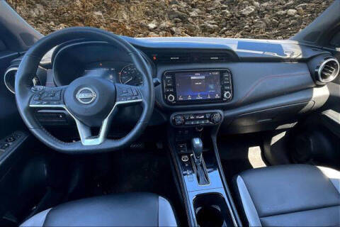 2023 Nissan Kicks SR