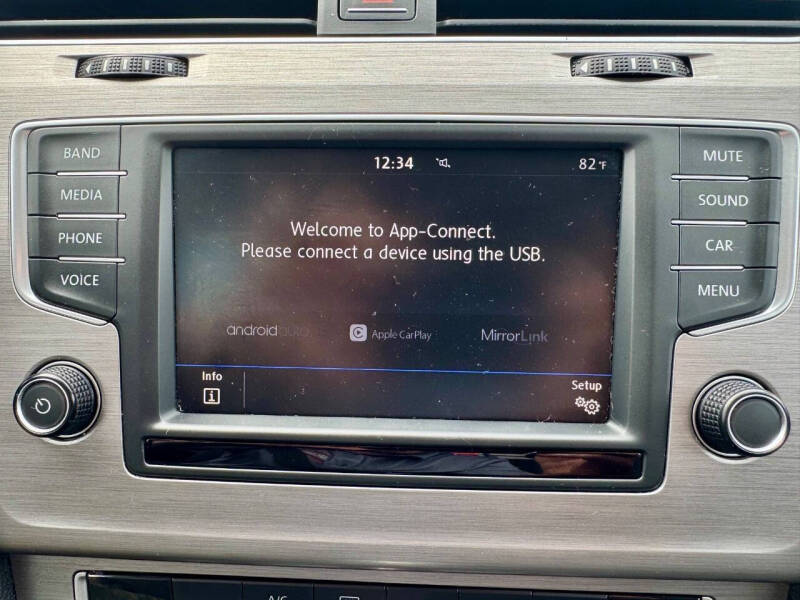 2017 Volkswagen Golf TSI S