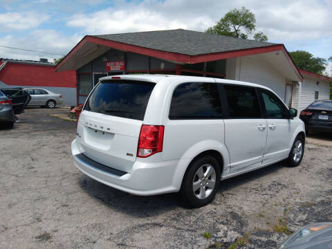 2018 Dodge Grand Caravan for sale at Best Deal Motors in Saint Charles MO