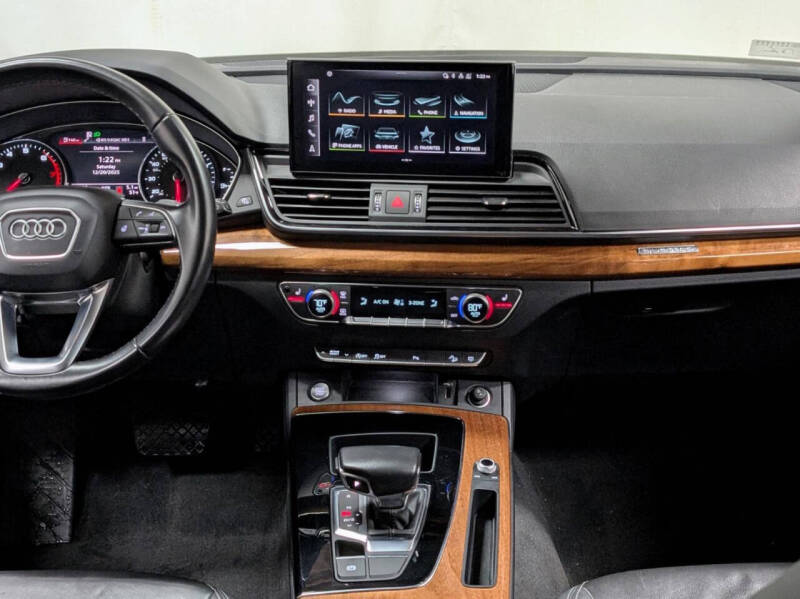 2023 Audi Q5 quattro Premium 40 TFSI