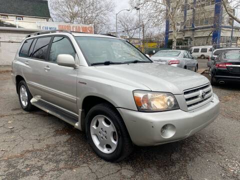 2005 Toyota Highlander for sale at Mecca Auto Sales in Newark NJ