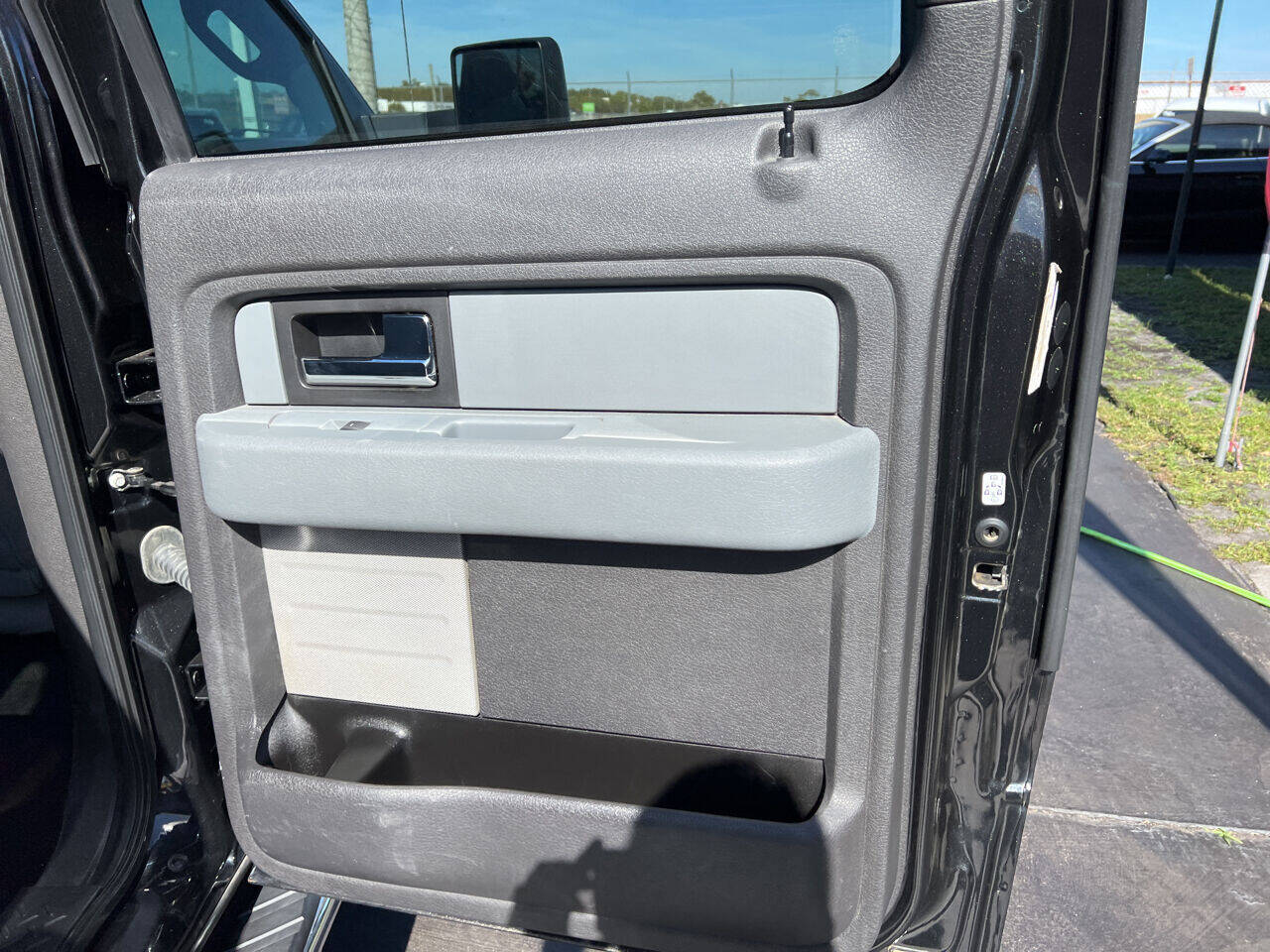 2013 FORD F-150 Pickup - $13,900