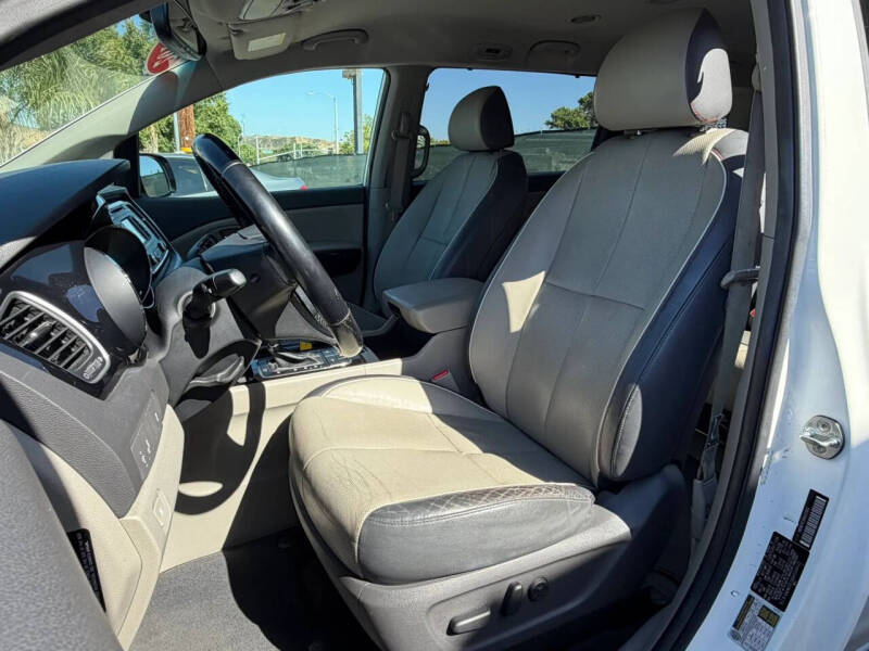 2016 Kia Sedona