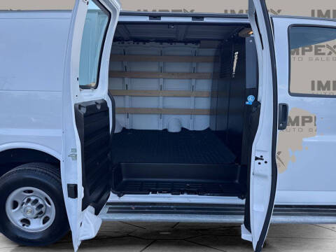 2024 Chevrolet Express 2500