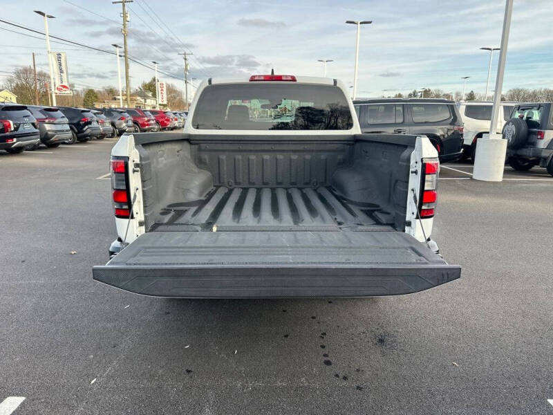 2022 Nissan Frontier S