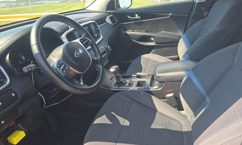 2019 Kia Sorento S V6