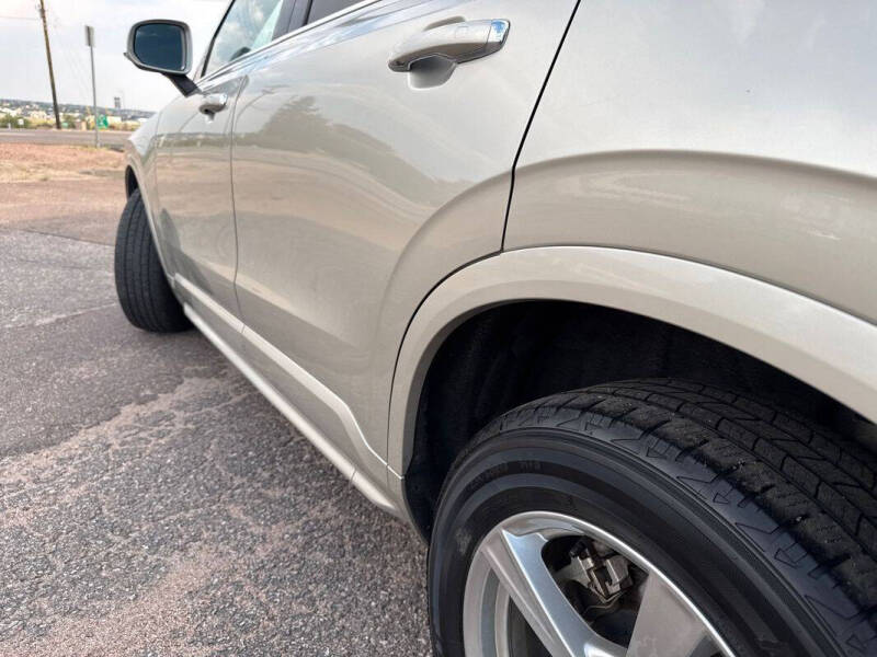 2016 Volvo XC90 T5 Momentum