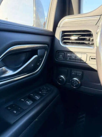 2023 GMC Yukon XL SLT