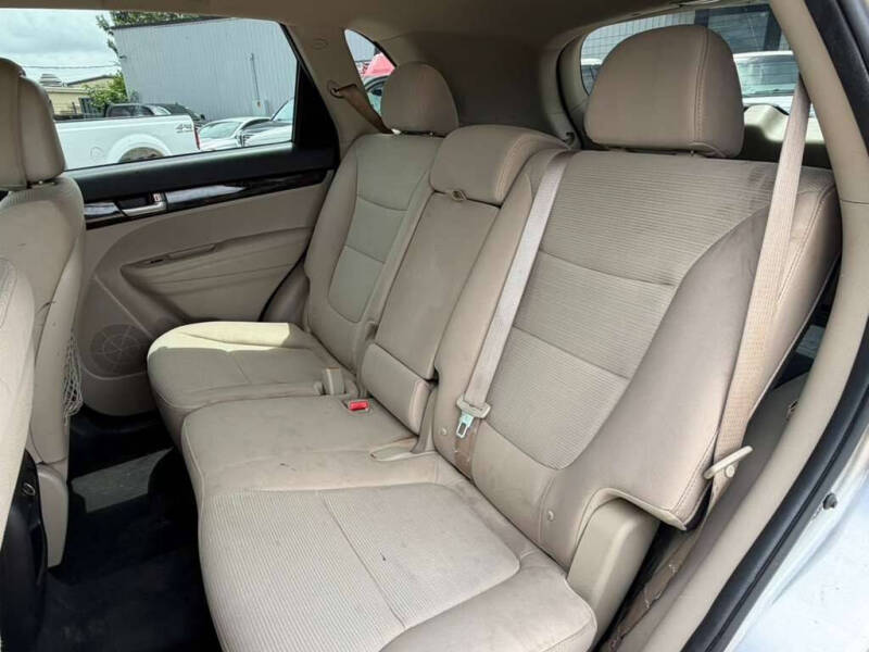 2014 Kia Sorento LX - Photo 9