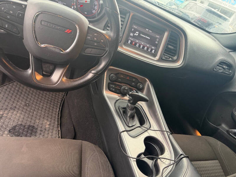 2021 Dodge Challenger SXT